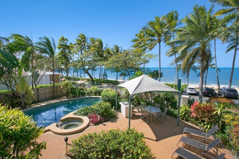 Trinity Waters Boutique Beachfront Apartment hotel in Cairns