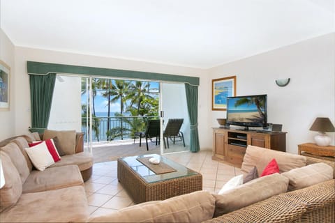 Trinity Waters Boutique Beachfront Apartment hotel in Cairns