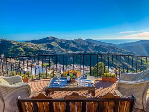 Balcony/Terrace, Mountain view