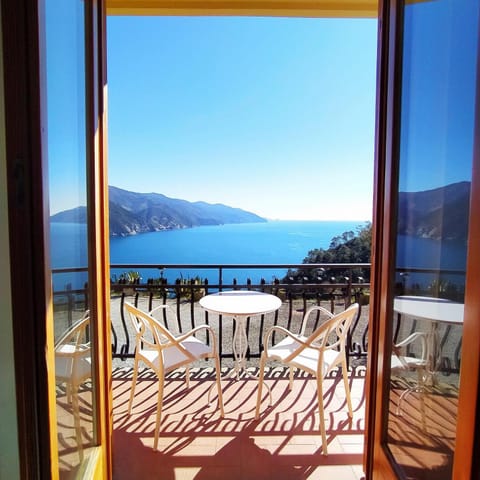 Natural landscape, View (from property/room), Balcony/Terrace, Landmark view, Sea view