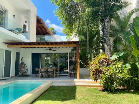 Luxury Private Villas , Private Pool, Private garden, Jacuzzi, 24hours security Villa in Tulum