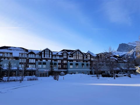 Sunset Mountain Inn Hôtel in Canmore