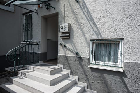 Property building, Facade/entrance
