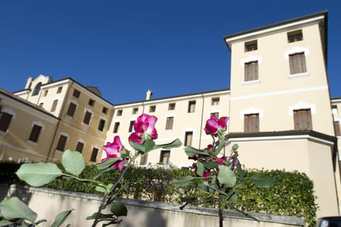 Facade/entrance, Garden