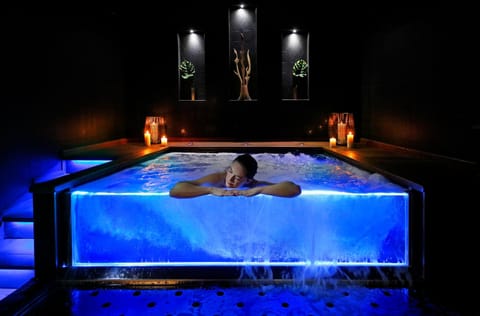 Hot Tub, Hot Tub, Spa and wellness centre/facilities