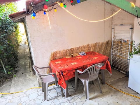 Patio, Dining area