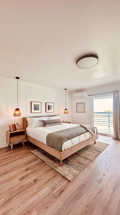 Bed, Photo of the whole room, Bedroom, Sea view