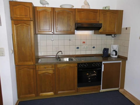 Coffee/tea facilities, Kitchen or kitchenette, Photo of the whole room