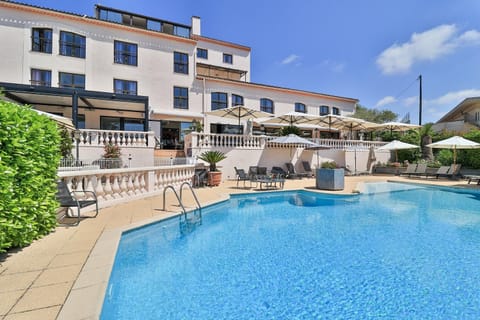 Hotel & Restaurant Perla Riviera Hotel in Cagnes-sur-Mer