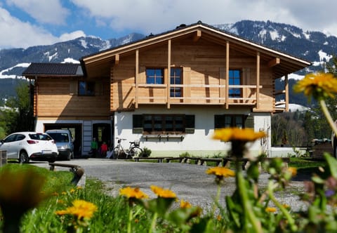 Facade/entrance, Mountain view