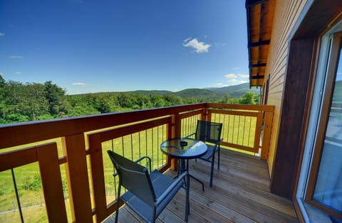 Balcony/Terrace, Mountain view