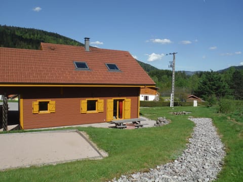 Property building, Garden view, Landmark view