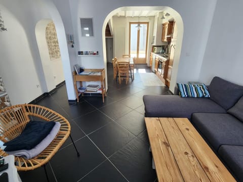 Kitchen or kitchenette, Living room, Dining area