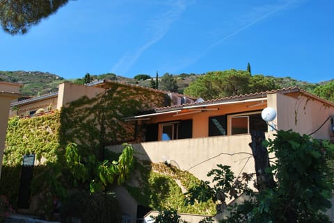 Property building, Balcony/Terrace