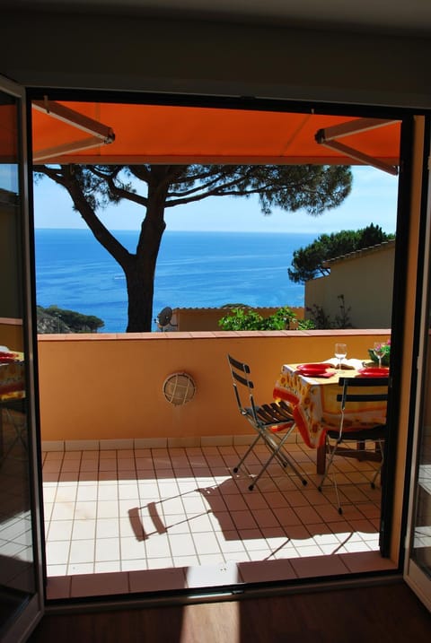 Property building, Balcony/Terrace