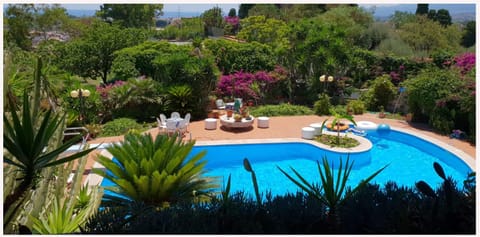 Garden view, Swimming pool, Swimming pool