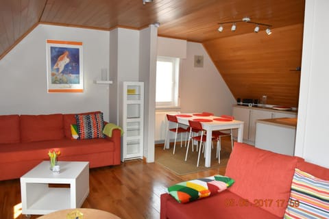 Living room, Dining area