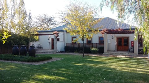 Honeylocust Guesthouse Bed and Breakfast in Eastern Cape