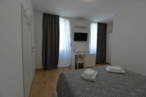 Apartments and Rooms Oliva Bed and Breakfast in Cres