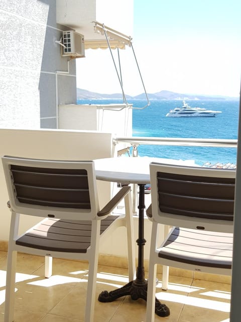 Balcony/Terrace, Seating area, Sea view