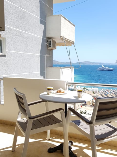 Balcony/Terrace, Seating area, Sea view