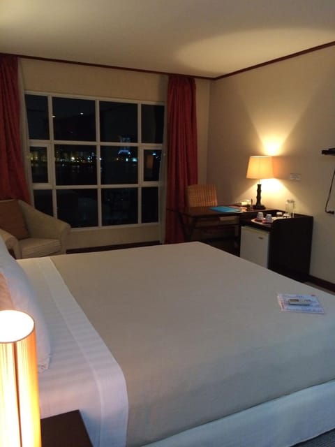 Cebu Dulcinea Hotel and Suites-MACTAN AIRPORT HOTEL Hôtel in Lapu-Lapu City