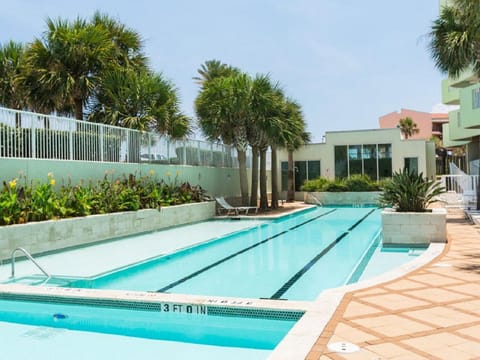 Galveston Luxury High Rise Oceanfront Apartment in Galveston Island