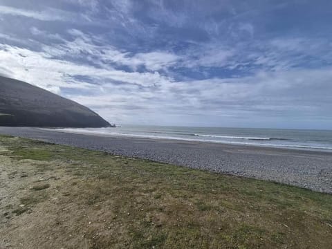 Seaview caravans House in Tirymynach