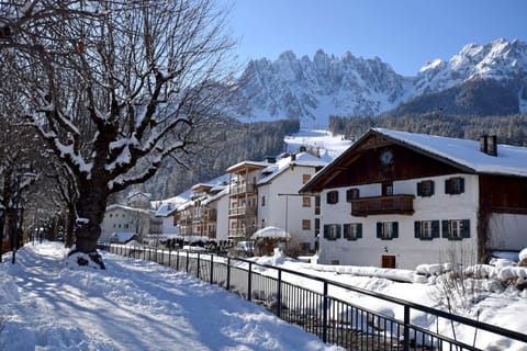 Neighbourhood, Natural landscape