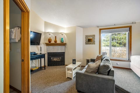 Beaches Inn | Herons Nest Loft Hotel in Cannon Beach