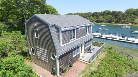 A Chatham Pearl on Oyster River Maison in Chatham