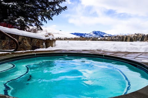 Bluff Mountain Charmer Condo in Sun Valley