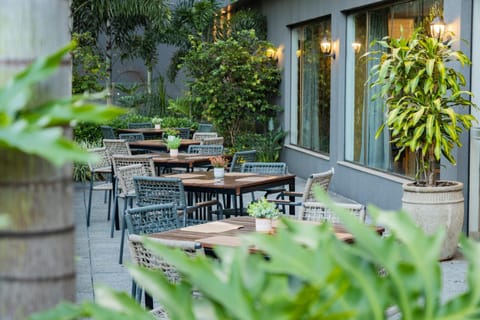 Patio, Restaurant/places to eat, Garden view