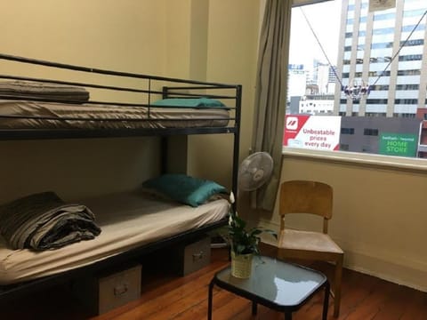 Surf 'N' Snow Backpackers Hostel in Auckland