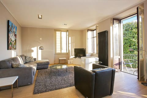 TV and multimedia, Balcony/Terrace, Living room, Seating area