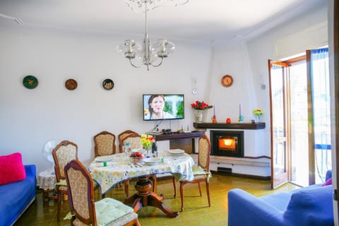 TV and multimedia, Living room, Dining area