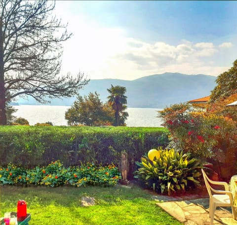 Garden, Lake view, Mountain view