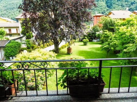 Balcony/Terrace, Garden view