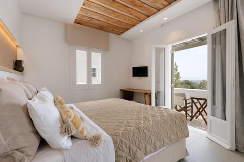 Bed, Bedroom, Sea view