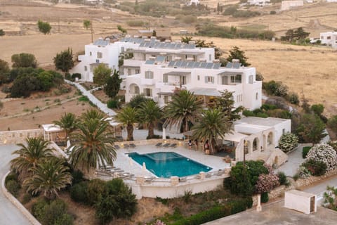 Property building, Bird's eye view, Swimming pool