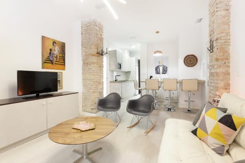 HI ROOM - Smart Apartments - AC Condo in Granada