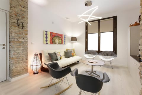 HI ROOM - Smart Apartments - AC Condominio in Granada