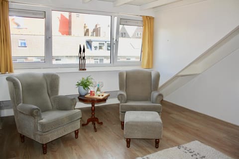 Private top floor, 150 m from the beach! Vacation rental in The Hague