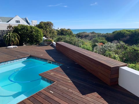 Patio, Patio, Swimming pool