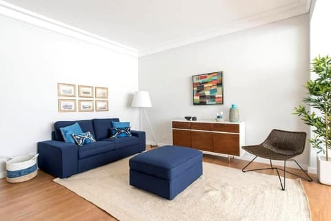 Elegant and bright apartment in Estoril Apartamento in Estoril