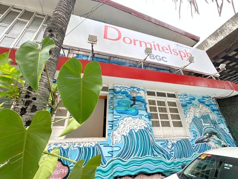 Dormitelsph BGC Hotel in Makati