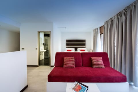 Roisa Hostal Boutique Bed and Breakfast in Madrid
