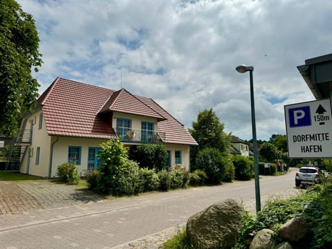 Property building, Quiet street view