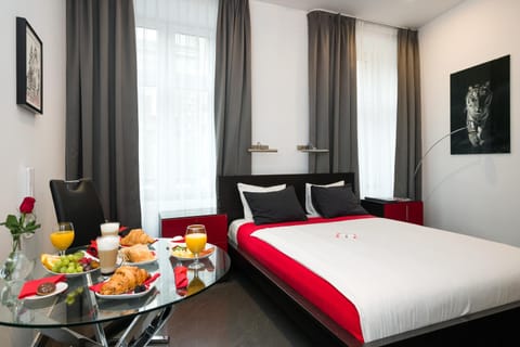 Komorowski Luxury Guest Rooms Apartahotel in Krakow
