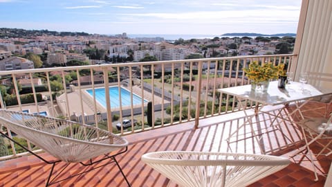 Balcony/Terrace, Pool view, Sea view